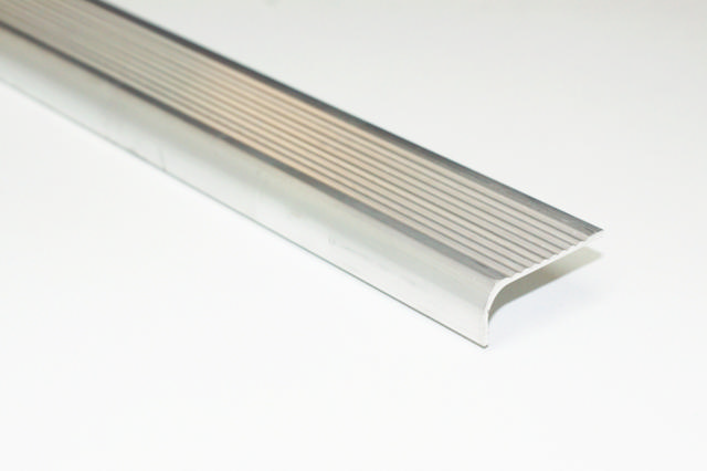 ALUMINIUM STAIRSIDE PROFILE 1M 30X6MM