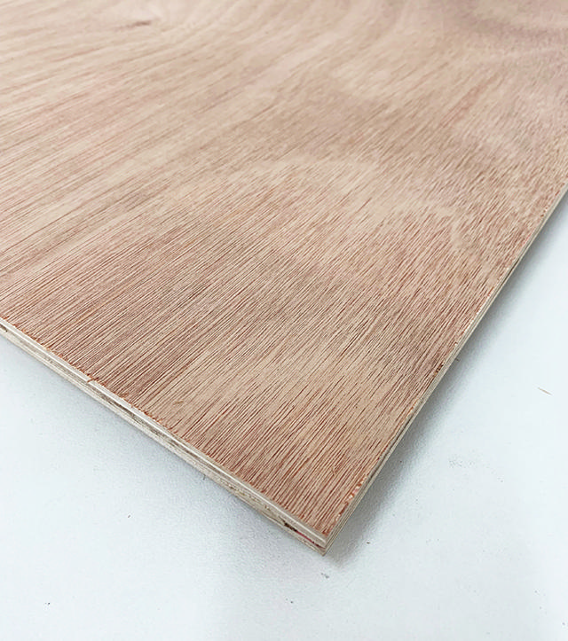 REDDISH PLYWOOD 12MM 60X60CM