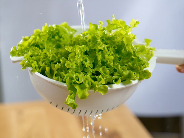 CURVER COLANDER WITH HANDLE