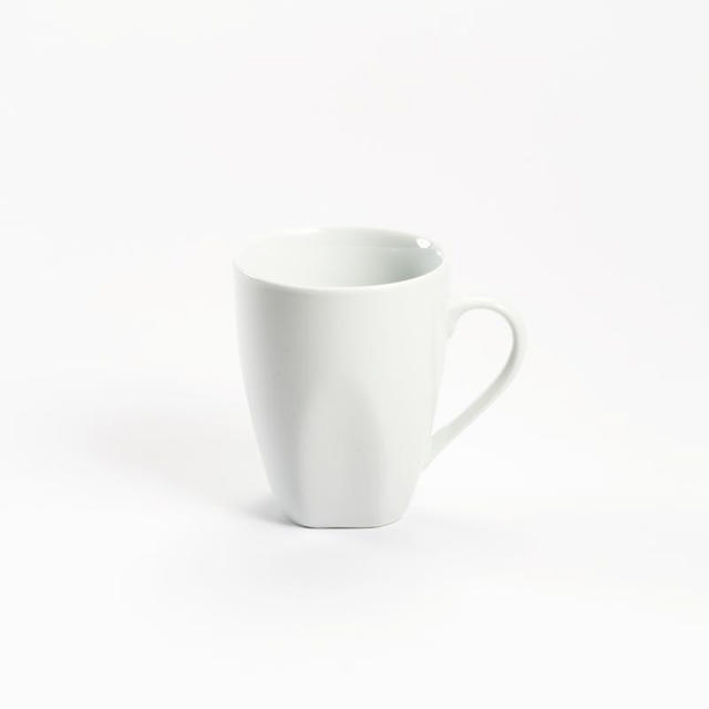 DWELL WHITE MUG WITH SQUARE BOTTOM