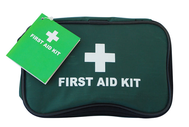 AQUARIOUS FIRST AID KIT AUTO GREEN BAG