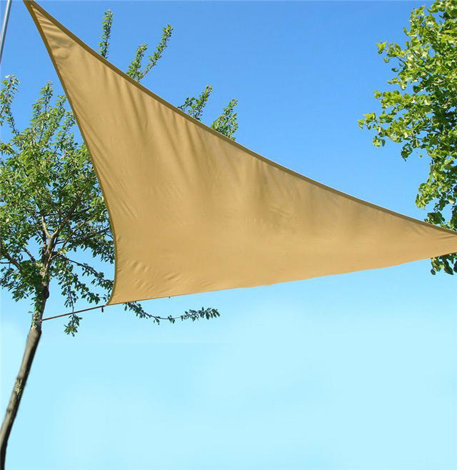 SHADE TRIANGLE 3X3X3M POLYESTER 160GR/m2