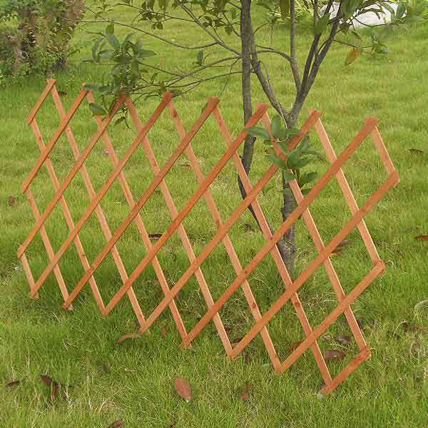 TIMBER EXPANDABLE TRELLIS 1.8MX60CM