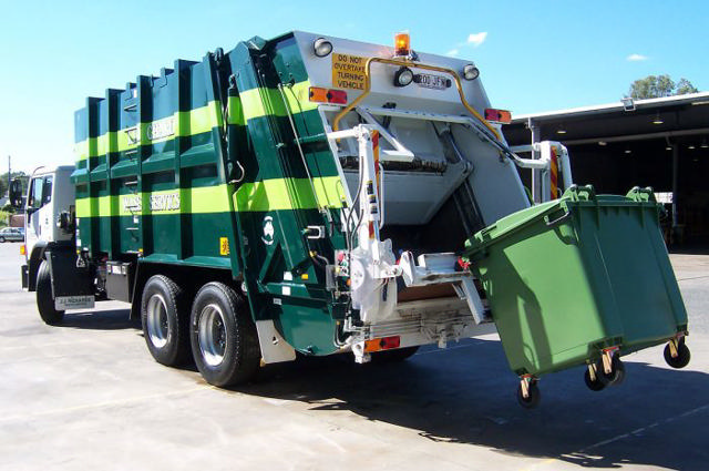 BIDONE BIN GREEN 1100LTR WITH WHEEL