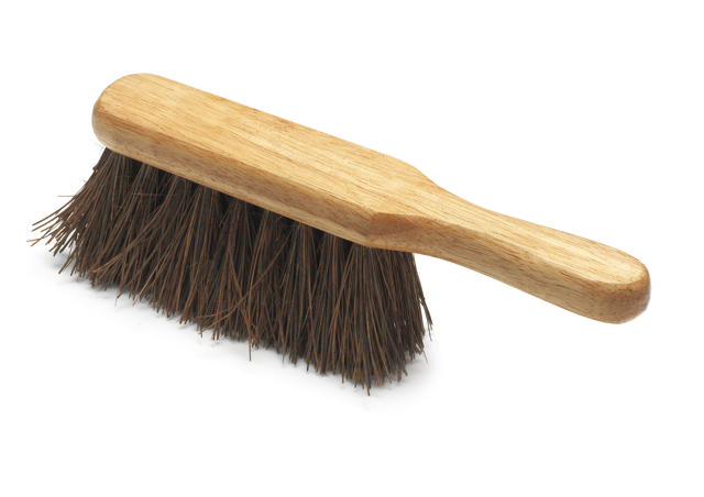 SCRUB BRUSH WΙΤΗ HANDLE WOOD 26CM