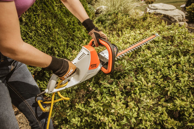 STIHL HSE 52 ELECTRIC HEDGE TRIMMER