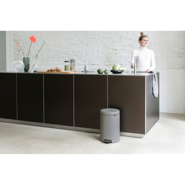 BRABANTIA NEW ICON ΚΑΔΟΣ ΑΠΟΡΡΙΜΑΤΩΝ ΠΕΝΤΑΛ 20L-ΑΝΟΙΧΤΟ ΓΚΡΙ