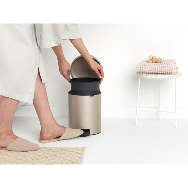 BRABANTIA NEW ICON PEDAL BIN 5L CHAMPANGE