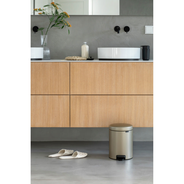 BRABANTIA NEW ICON PEDAL BIN 5L CHAMPANGE