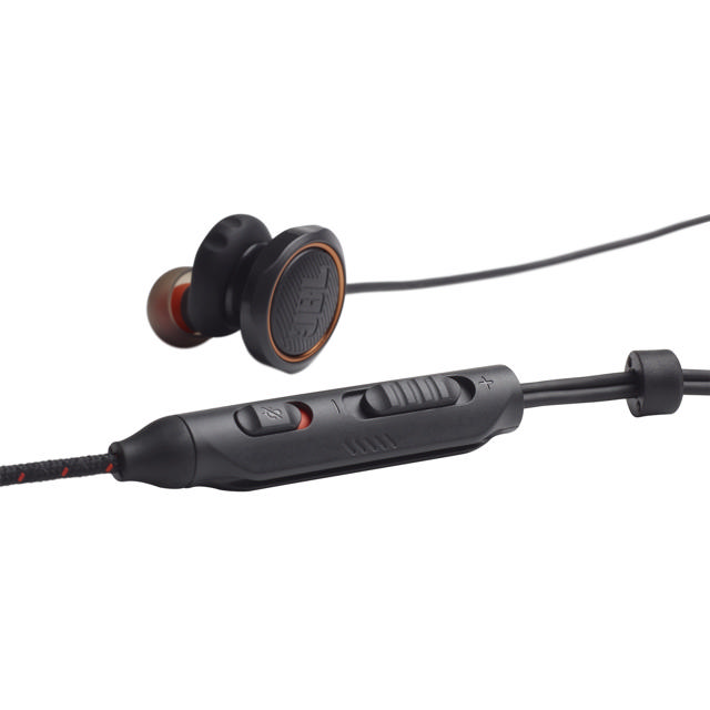 JBL QUATNUM 50 WIRES IN EAR GAMING HEAD SET