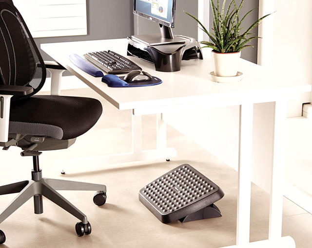 FELLOWES STANDARD ADJUSTABLE FOOT REST