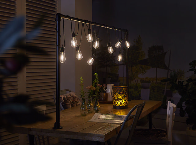 LUXFORM LIGHTING SOLAR TABLE LANTERN VOGUE