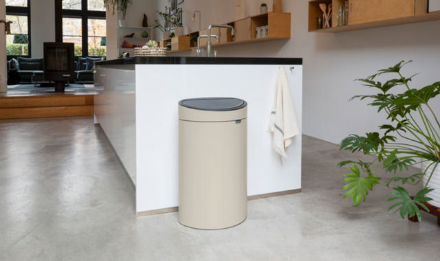 BRABANTIA TOUCH BIN ΚΑΔΟΣ ΑΠΟΡΡΙΜΑΤΩΝ 40 ΛΙΤΡΑ ΑΠΑΛΟ ΜΠΕΖ