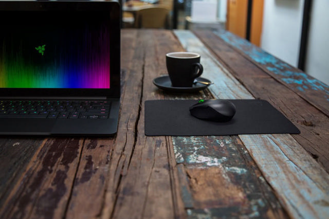 RAZER GOLIATHUS MOBILE STEALTH MOUSEMAT 270MM BLACK