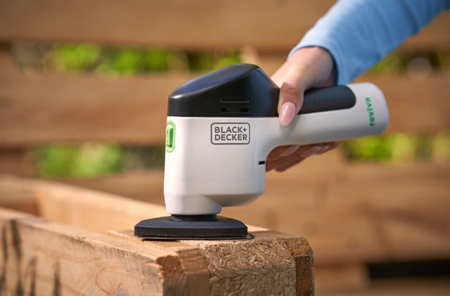 BLACK & DECKER REVDS12C-QW REVIVA SANDER 12V