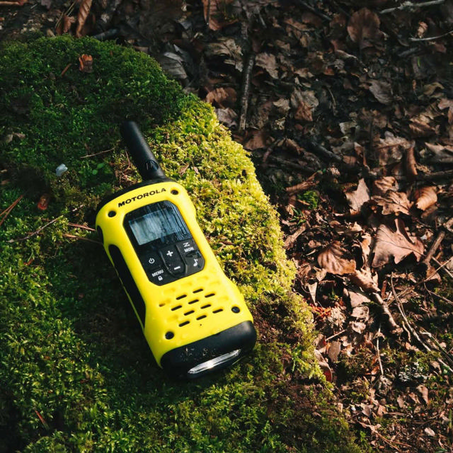 MOTOROLA TLKR T92 H2O WATERPROOF WALKIE TALKIE 10 KM