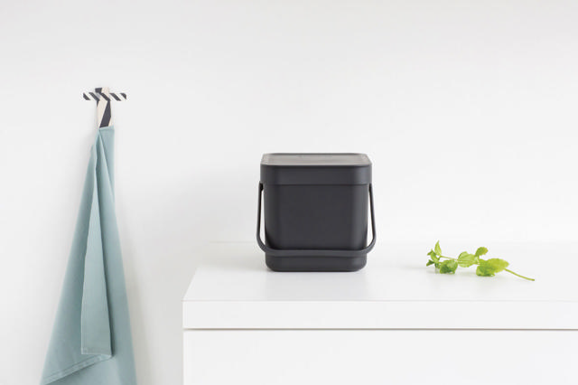 BRABANTIA SORT & GO WASTE BIN 6L ΣΚΟΥΡΟ ΓΚΡΙ