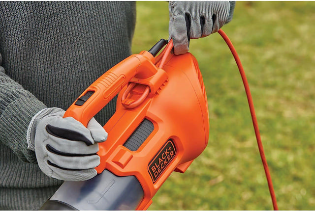 BLACK & DECKER BEBL185-QS AXIAL LEAF BLOWER 1850W