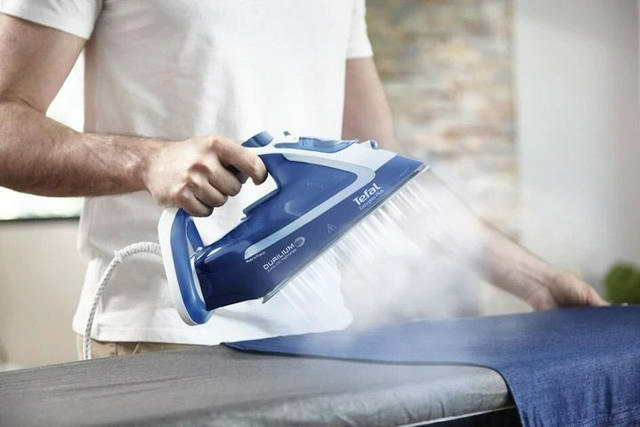 TEFAL FV5770 EASYGLISS PLUS STEAM IRON 2700W