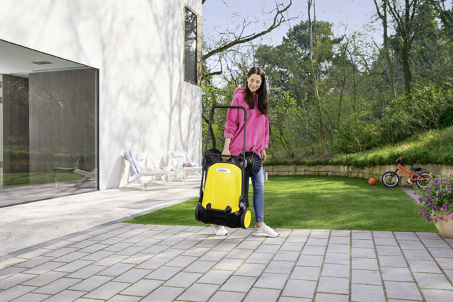 KARCHER S4 TWIN PUSH SWEEPER