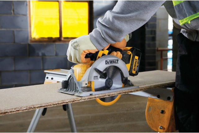 DEWALT DCS391N CIRCULAR SAW 18V SOLO