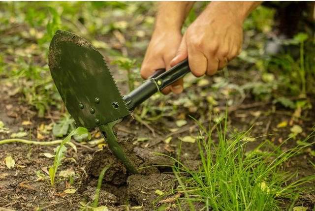 NEO 5 IN 1 FOLDING ARMY SHOVEL (PUNCH)