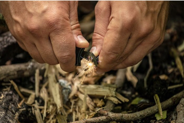 NEO 5 IN 1 SURVIVAL BRACELET WITH COMPASS