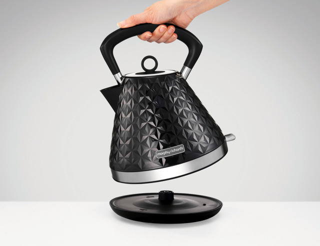 MORPHY RICHARDS 108131 VECTOR PYRAMID KETTLE BLACK 1.5L