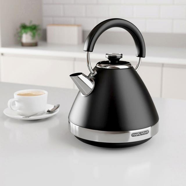 MORPHY RICHARDS 100131 VENTURE PYRAMID KETTLE BLACK 1.5L