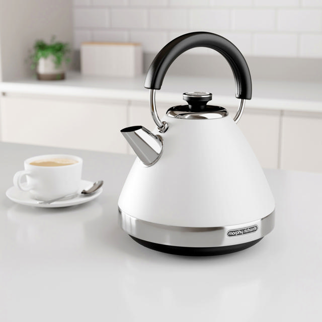 MORPHY RICHARDS 100134 VENTURE PYRAMID KETTLE WHITE 1.5L