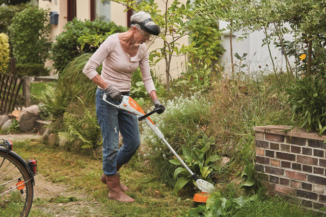 STIHL FSA57 CORDLESS RECHARGEABLE BRUSHCUTTER WITHOUT BATTERY AND CHARGER