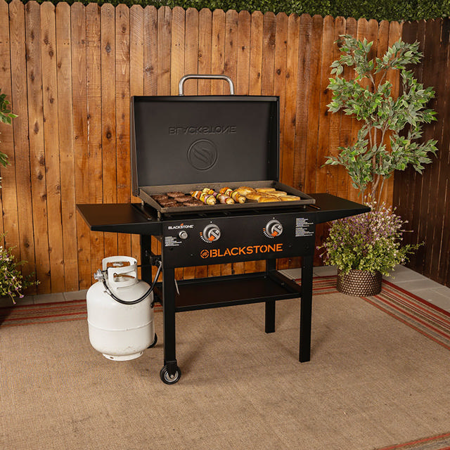 BLACKSTONE GAS BBQ WITH HOOD 28 INCHES