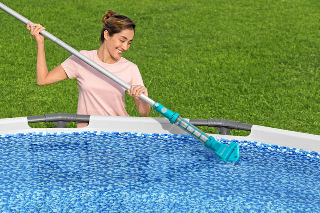 BESTWAY 58771 AQUASURGE RECHARGEABLE POOL VACUUM