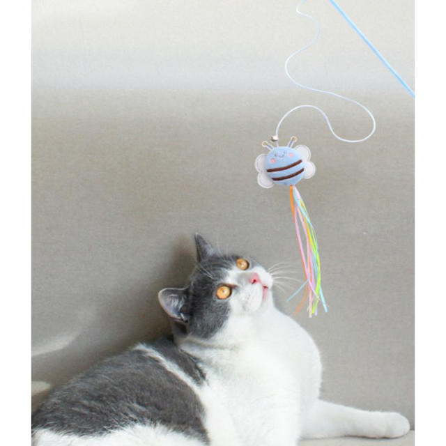 CAT TEASER STICK WITH BELL - ASSORTED COLORS