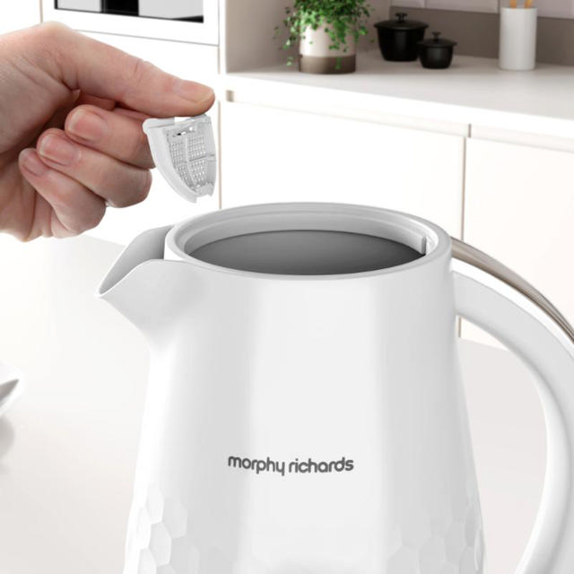 MORPHY RICHARDS HIVE 108271 KETTLE - WHITE