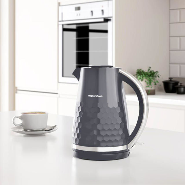 MORPHY RICHARDS HIVE 108274 KETTLE - GREY