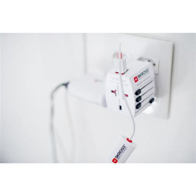 SKROSS USB TRAVEL ADAPTER 2XUSB-A -UNIVERSAL - WHITE