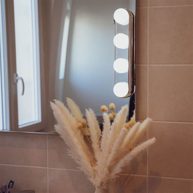 XANLITE NATURAL RENDERING LED MIRROR LIGHTING